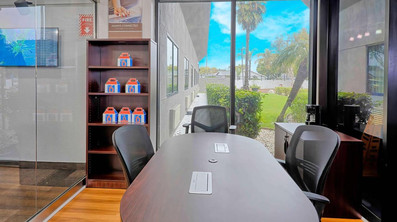 6-los Angeles, Ca - Angeles - Lax Hotel 2*