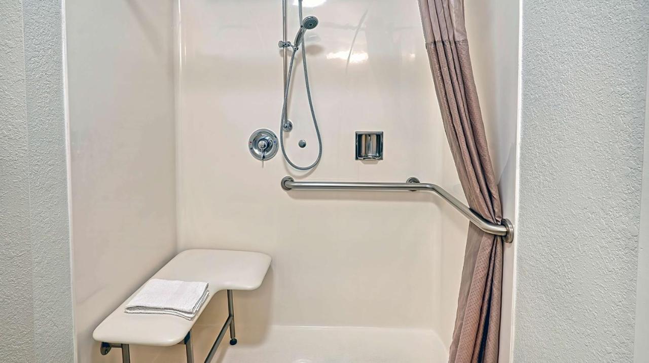 Hotel 6-los Angeles, Ca - Angeles - Lax 2*