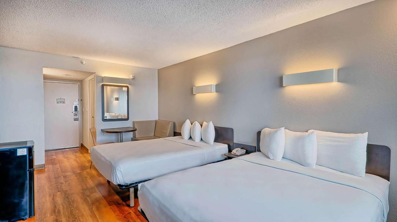 6-los Angeles, Ca - Angeles - Lax Hotel 2*