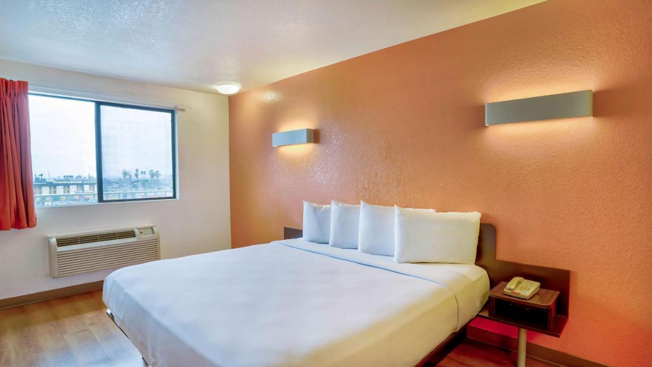 Hotel 6-los Angeles, Ca - Angeles - Lax 2*