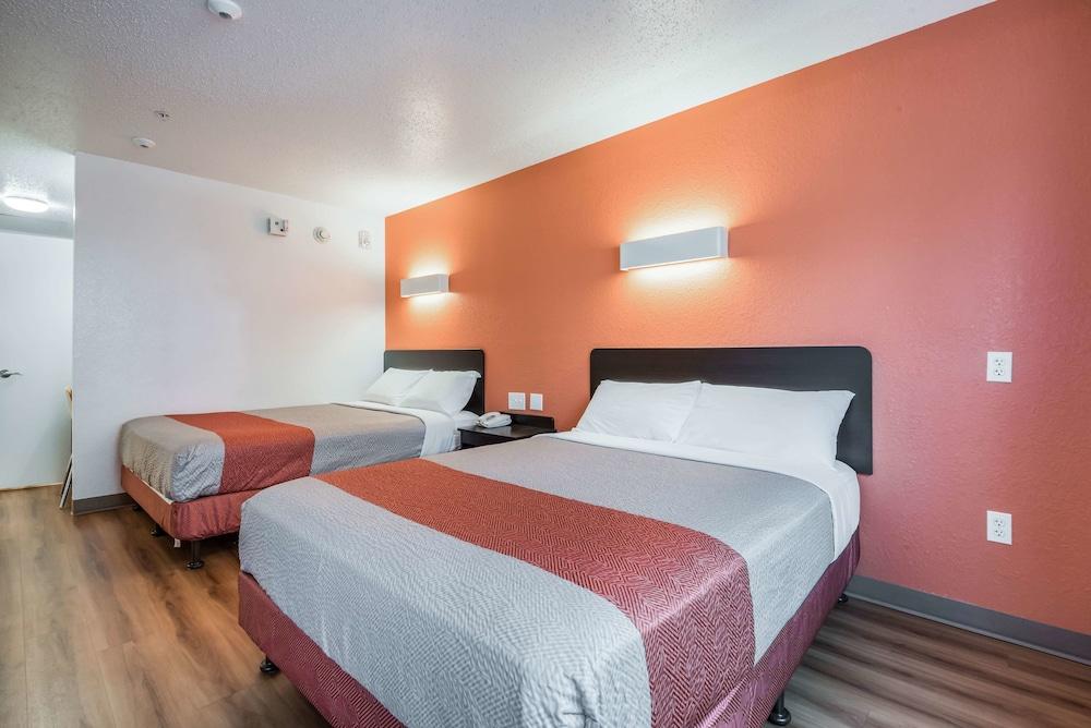 6-los Angeles, Ca - Angeles - Lax Hotel 2*